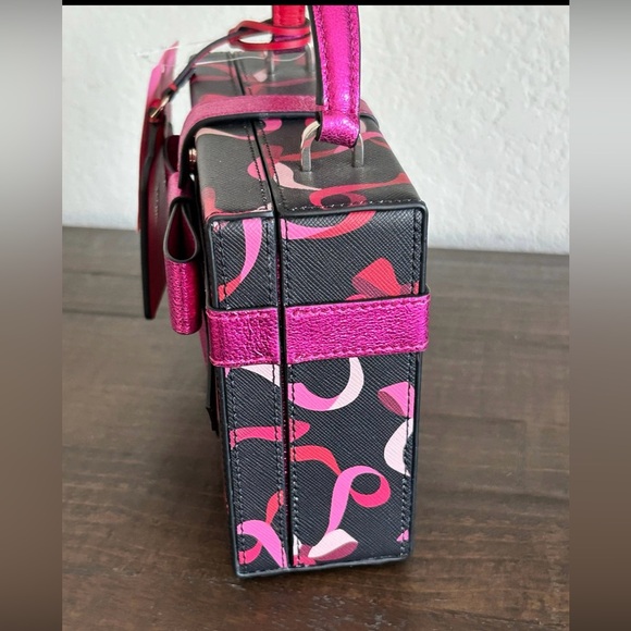 Kate Spade Wrapping Party Gift Box crossbody with matching wallet 🎁🎁 - Picture 6 of 9